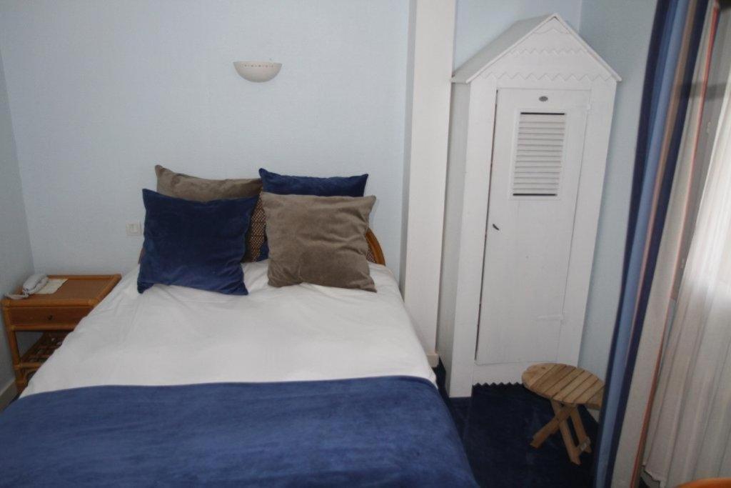 Hotel Le Suroit Perros-Guirec Pokoj fotografie
